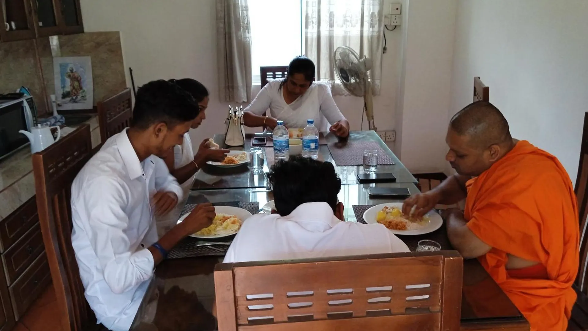 Vino Villa Tourists & Local Accommodations - 24 Hrs Kandy