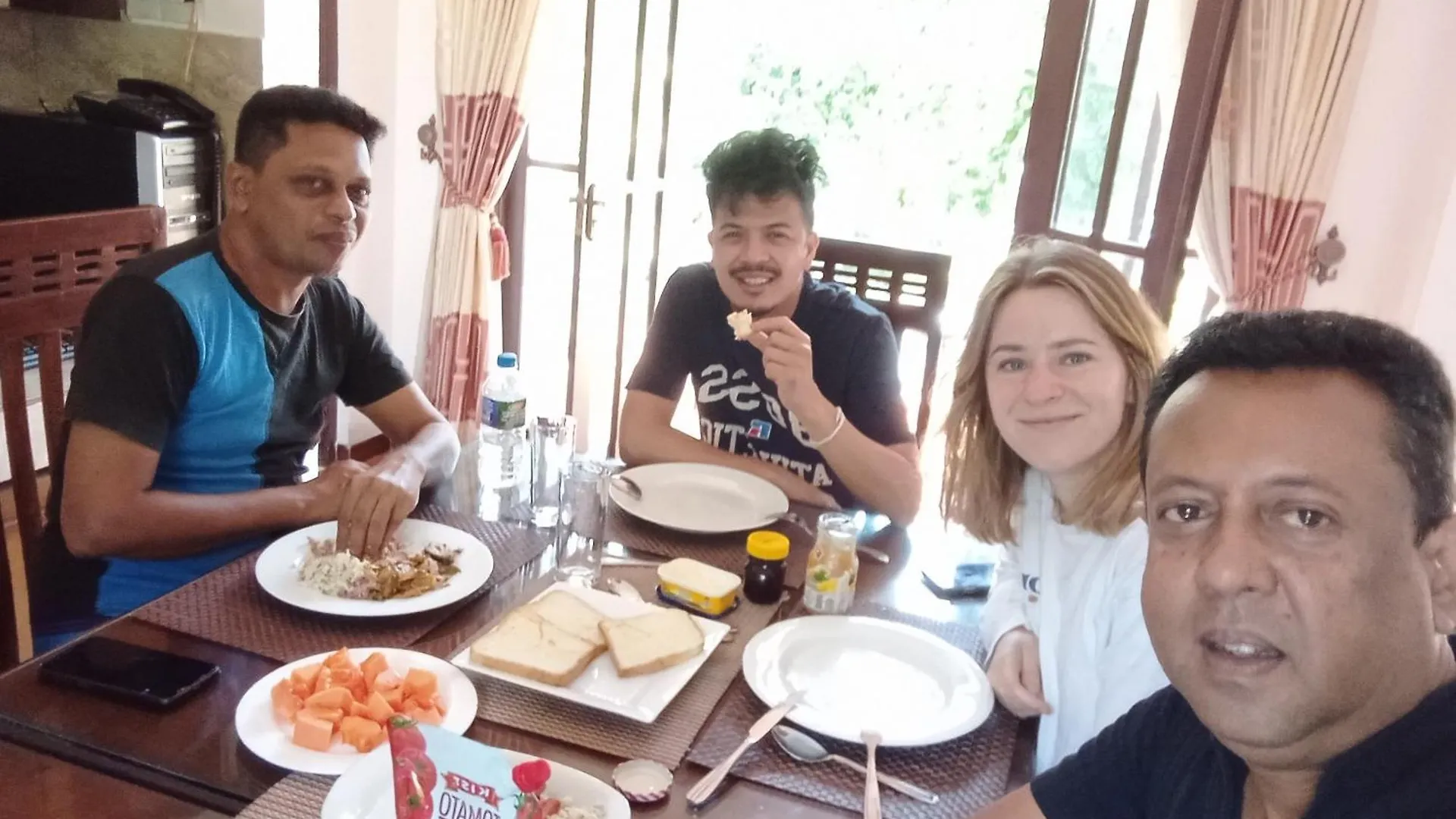 Hotel Vino Villa Tourists & Local Accommodations - 24 Hrs Kandy