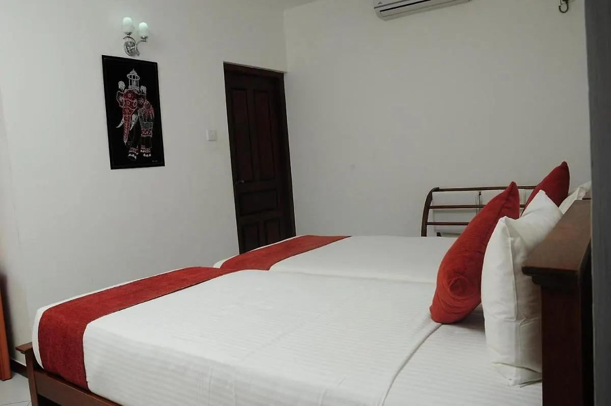 Vino Villa Tourists & Local Accommodations - 24 Hrs Kandy 3*,  Sri Lanka